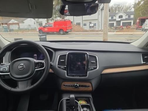 2024 Volvo XC90 Recharge Plug-In Hybrid T8 Plus Bright Theme 7-Seater