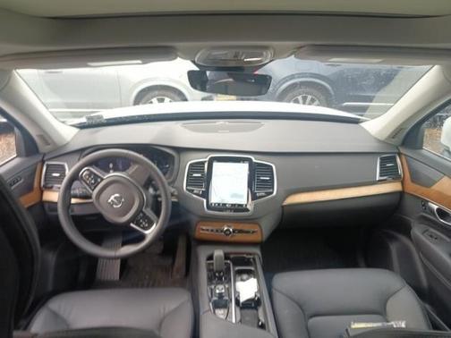 2024 Volvo XC90 Recharge Plug-In Hybrid T8 Plus 6-Seater