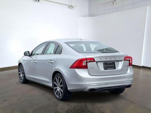 2016 Volvo S60 Inscription T5 Platinum