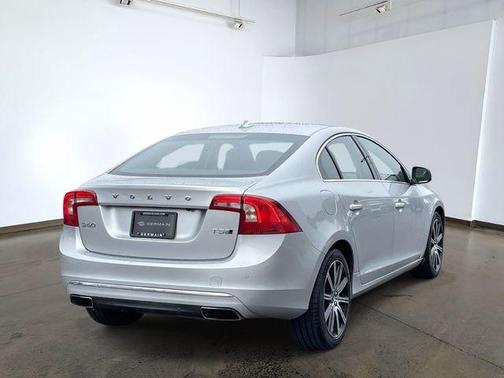 2016 Volvo S60 Inscription T5 Platinum