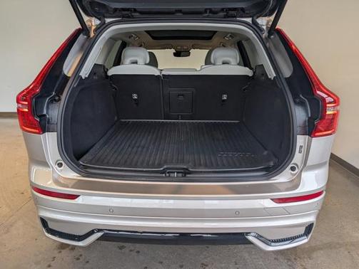 2025 Volvo XC60 B5 Core