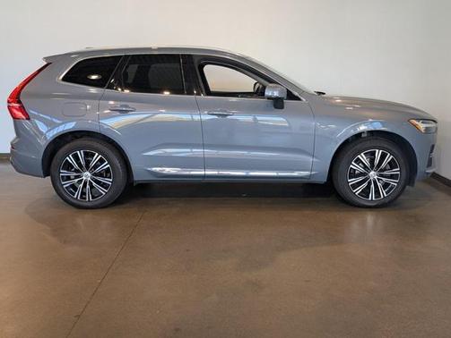 2022 Volvo XC60 B5 Inscription