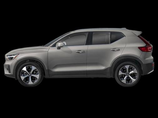 2025 Volvo XC40 B5 Ultra Bright Theme