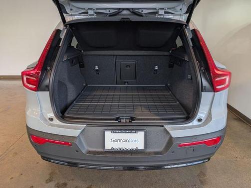 2026 Volvo XC40 B5 Ultra