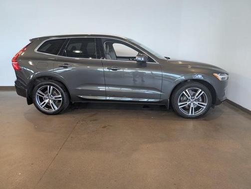 2020 Volvo XC60 T5 Momentum