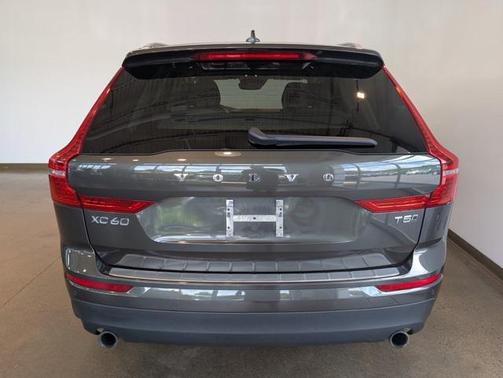 2020 Volvo XC60 T5 Momentum