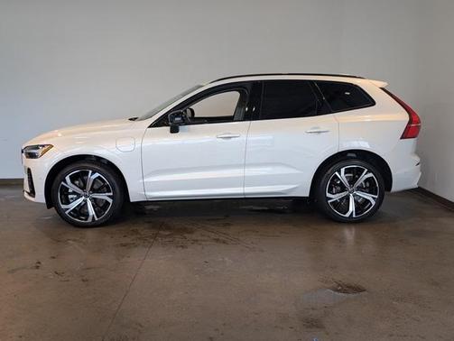 2025 Volvo XC60 Plug-In Hybrid T8 Ultra