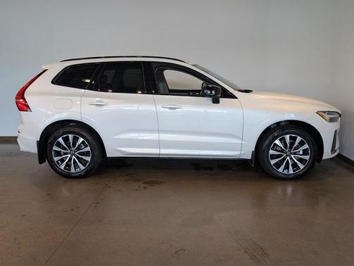 2025 Volvo XC60 B5 Core