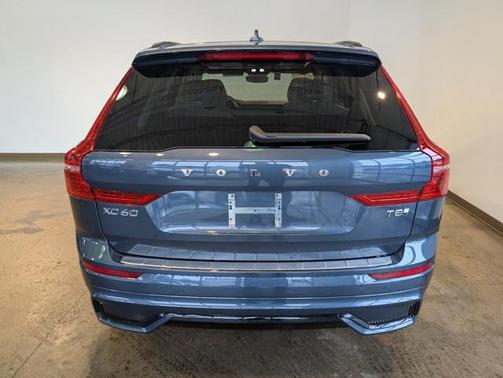 2025 Volvo XC60 Plug-In Hybrid T8 Plus