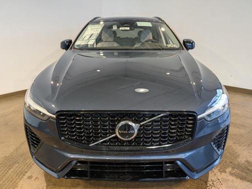 2025 Volvo XC60 Plug-In Hybrid T8 Plus