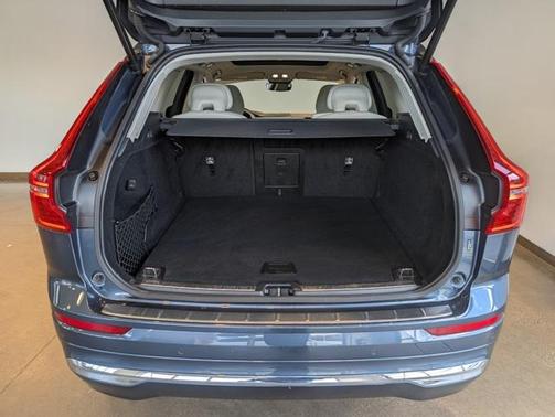 2022 Volvo XC60 B5 Inscription