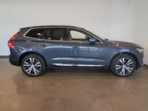 2022 Volvo XC60 B5 Inscription