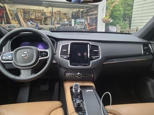 2024 Volvo XC90 B6 Ultimate Bright Theme 7-Seater