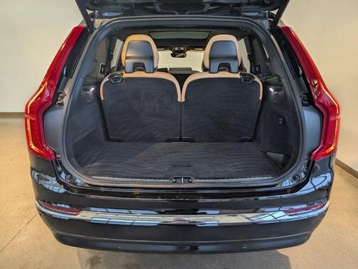 2024 Volvo XC90 B6 Ultimate Bright Theme 7-Seater