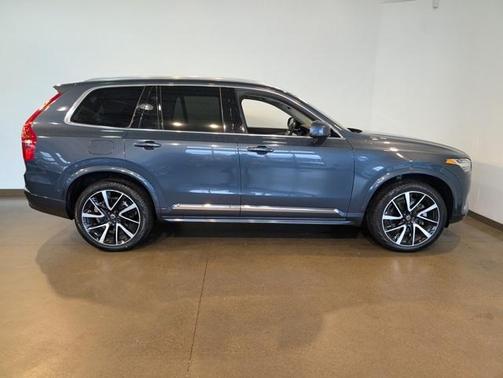 2024 Volvo XC90 B6 Plus Bright Theme 7-Seater