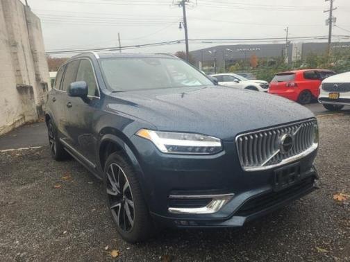 2024 Volvo XC90 B6 Plus Bright Theme 7-Seater