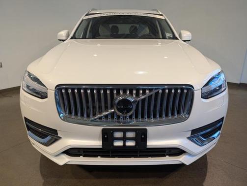 2024 Volvo XC90 B5 Plus Bright Theme