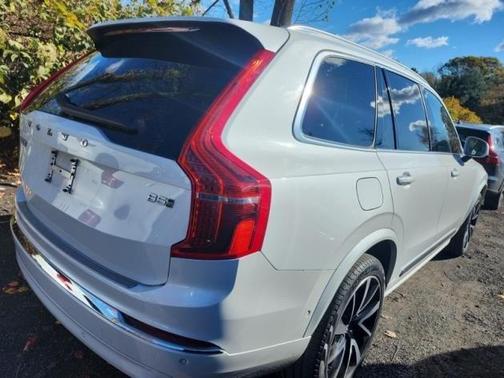 2024 Volvo XC90 B5 Plus Bright Theme