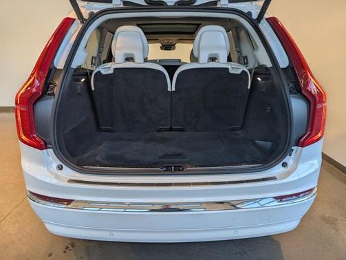 2024 Volvo XC90 B5 Plus Bright Theme