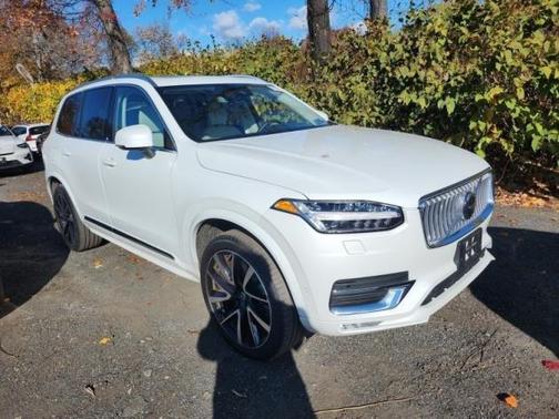 2024 Volvo XC90 B5 Plus Bright Theme
