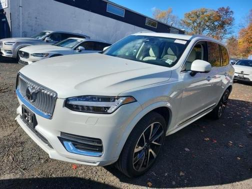 2024 Volvo XC90 B5 Plus Bright Theme