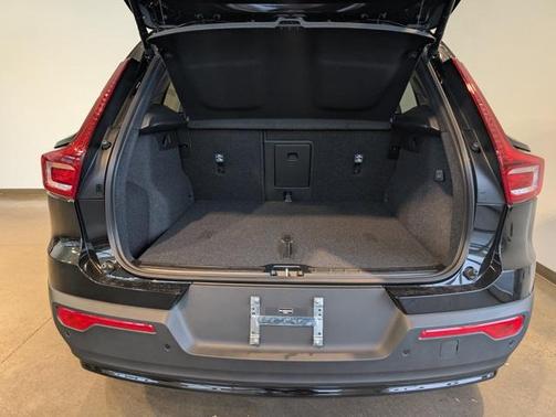 2026 Volvo XC40 B5 Ultra