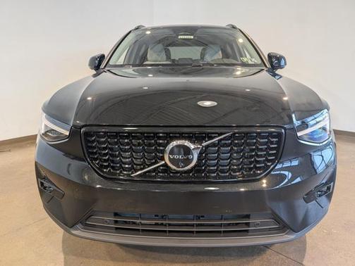 2026 Volvo XC40 B5 Ultra