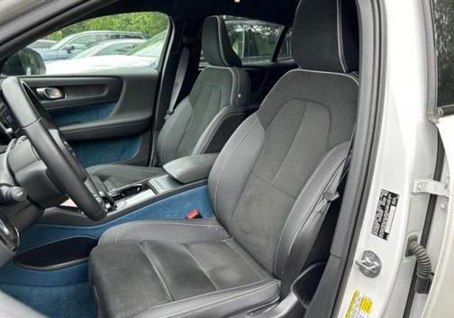 Crystal White Metallic 2023 Volvo C40 Recharge Pure Electric Twin Ultimate