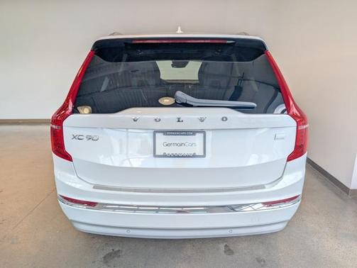 2022 Volvo XC90 Recharge Plug-In Hybrid T8 Inscription Expression 6 Passenger