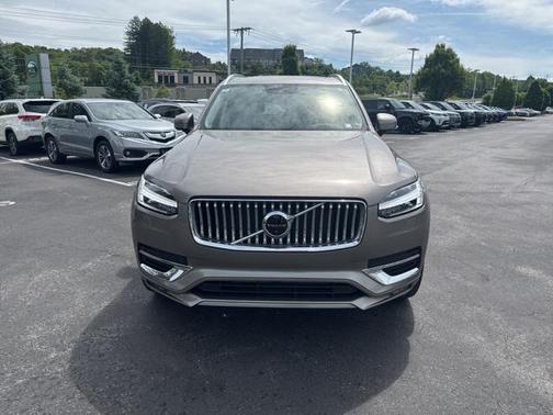 2022 Volvo XC90 T6 Inscription
