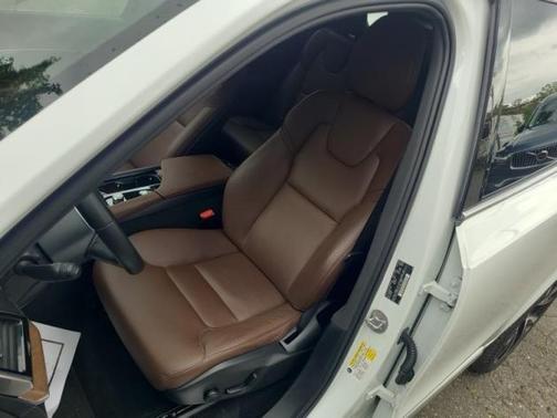 2023 Volvo XC90 B6 Plus 7-Seater