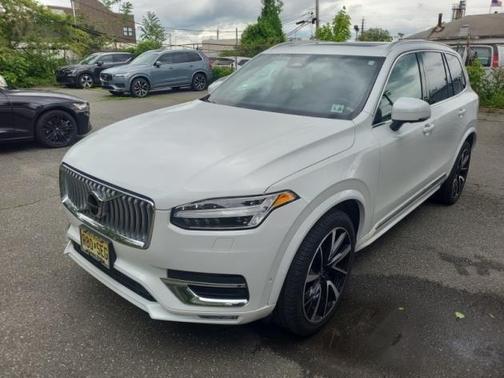 2023 Volvo XC90 B6 Plus 7-Seater