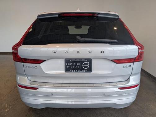 2022 Volvo XC60 B5 Momentum