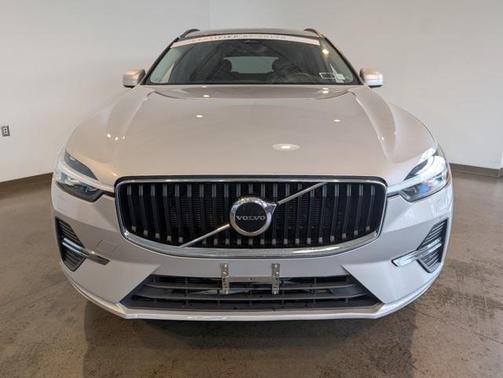 2022 Volvo XC60 B5 Momentum
