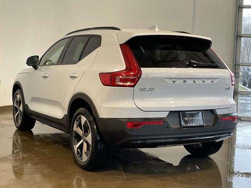 2026 Volvo XC40 B5 Plus