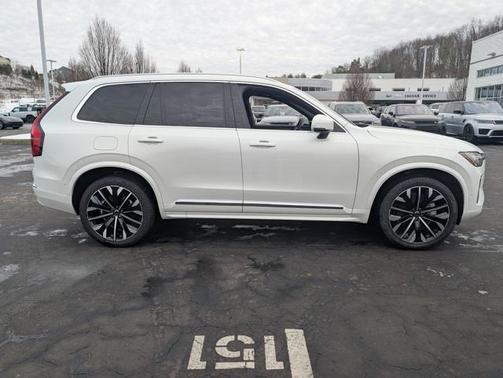 2025 Volvo XC90 B6 Plus 7-Seater