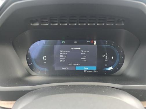 2025 Volvo XC90 B6 Plus 7-Seater