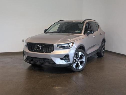 2026 Volvo XC40 Plus, B5 AWD Gas (mild hybrid), Dark
