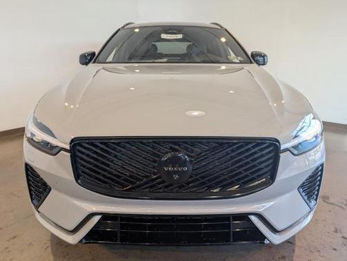 2026 Volvo XC60 B5 Ultra Black Edition