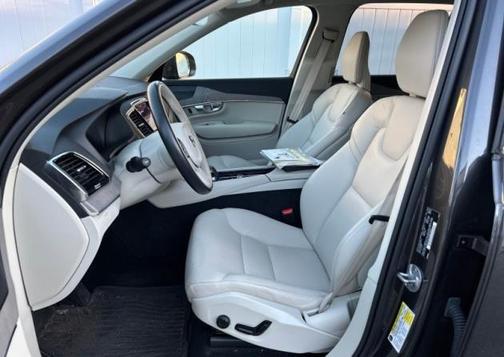 2024 Volvo XC90 B5 Plus Bright Theme