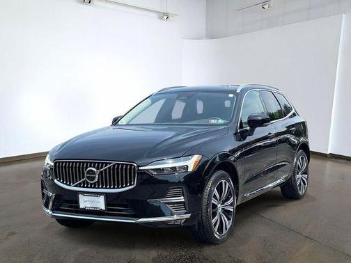 Onyx Black Metallic 2023 Volvo XC60 B5 Plus Bright Theme