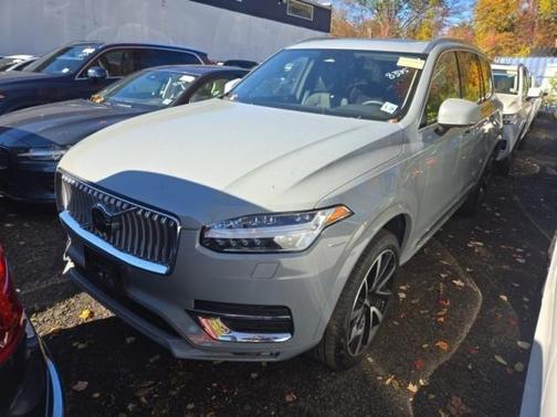 2024 Volvo XC90 B5 Plus Bright Theme