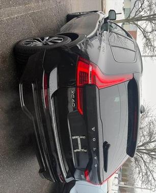 2023 Volvo XC60 B5 Plus Dark Theme