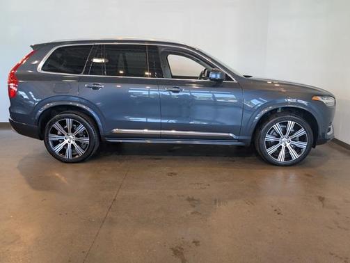 2022 Volvo XC90 T6 Inscription