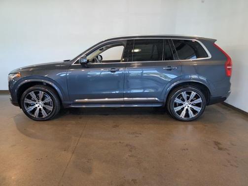 2022 Volvo XC90 T6 Inscription