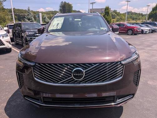 2025 Volvo XC90 B6 Core