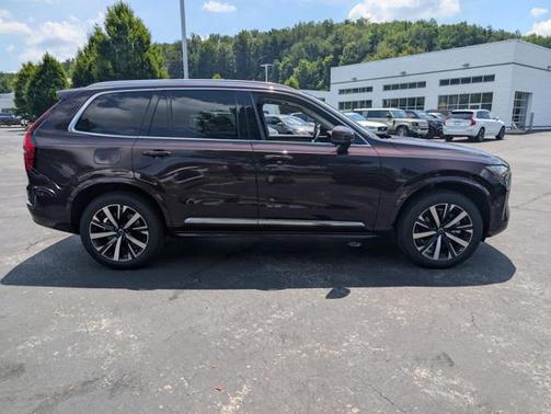 2025 Volvo XC90 B6 Core