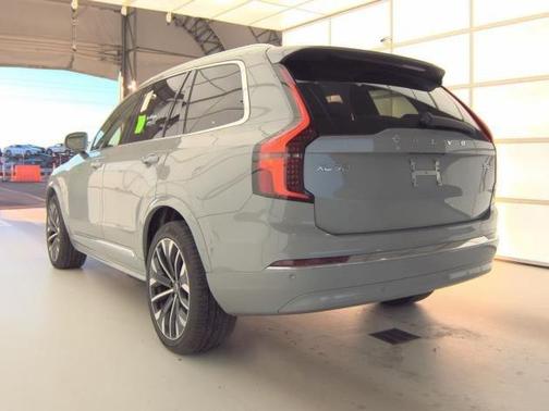 2025 Volvo XC90 B6 Plus 7-Seater