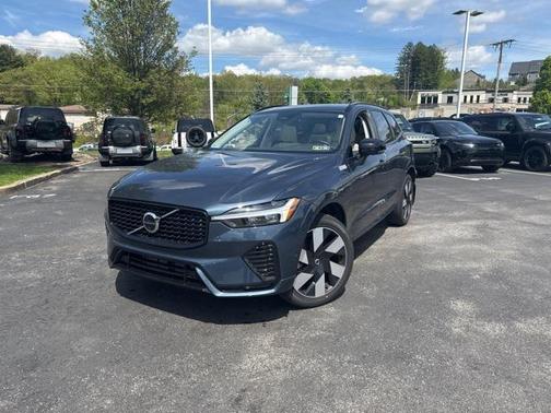 2025 Volvo XC60 Plug-In Hybrid T8 Plus