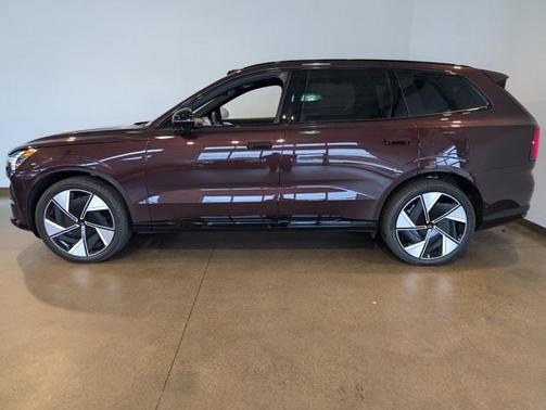 2025 Volvo EX90 Twin Motor Performance Ultra 6-Seater
